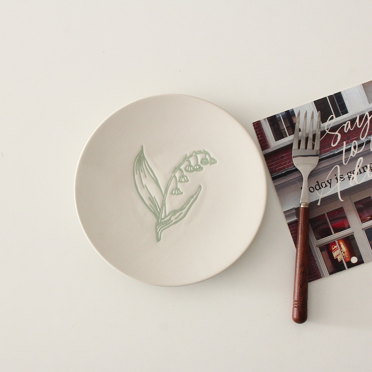 Nordic Botanical Ceramic Plate - Relief Lily of the Valley Tableware