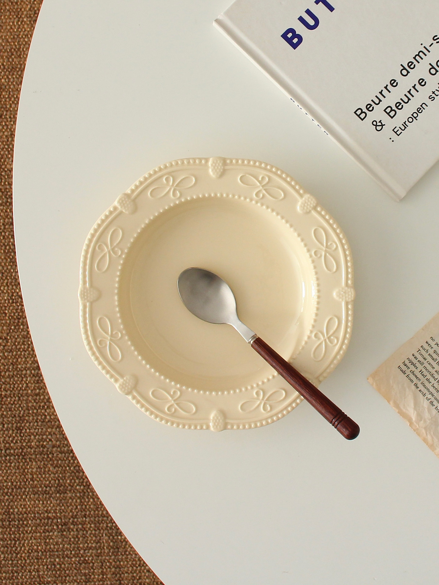 Nordic Bow Relief Ceramic Plate - Vintage Cream Tableware