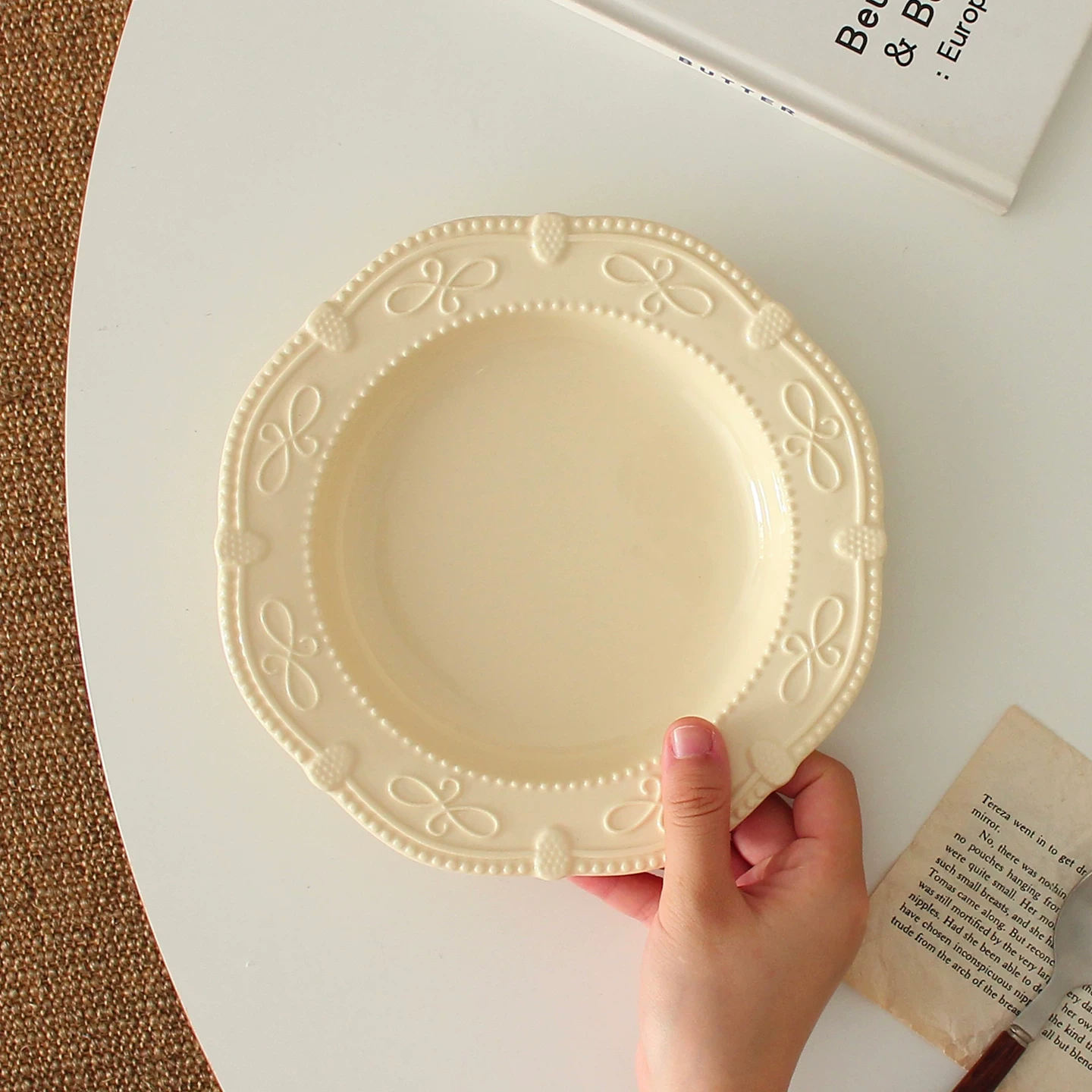Nordic Bow Relief Ceramic Plate - Vintage Cream Tableware