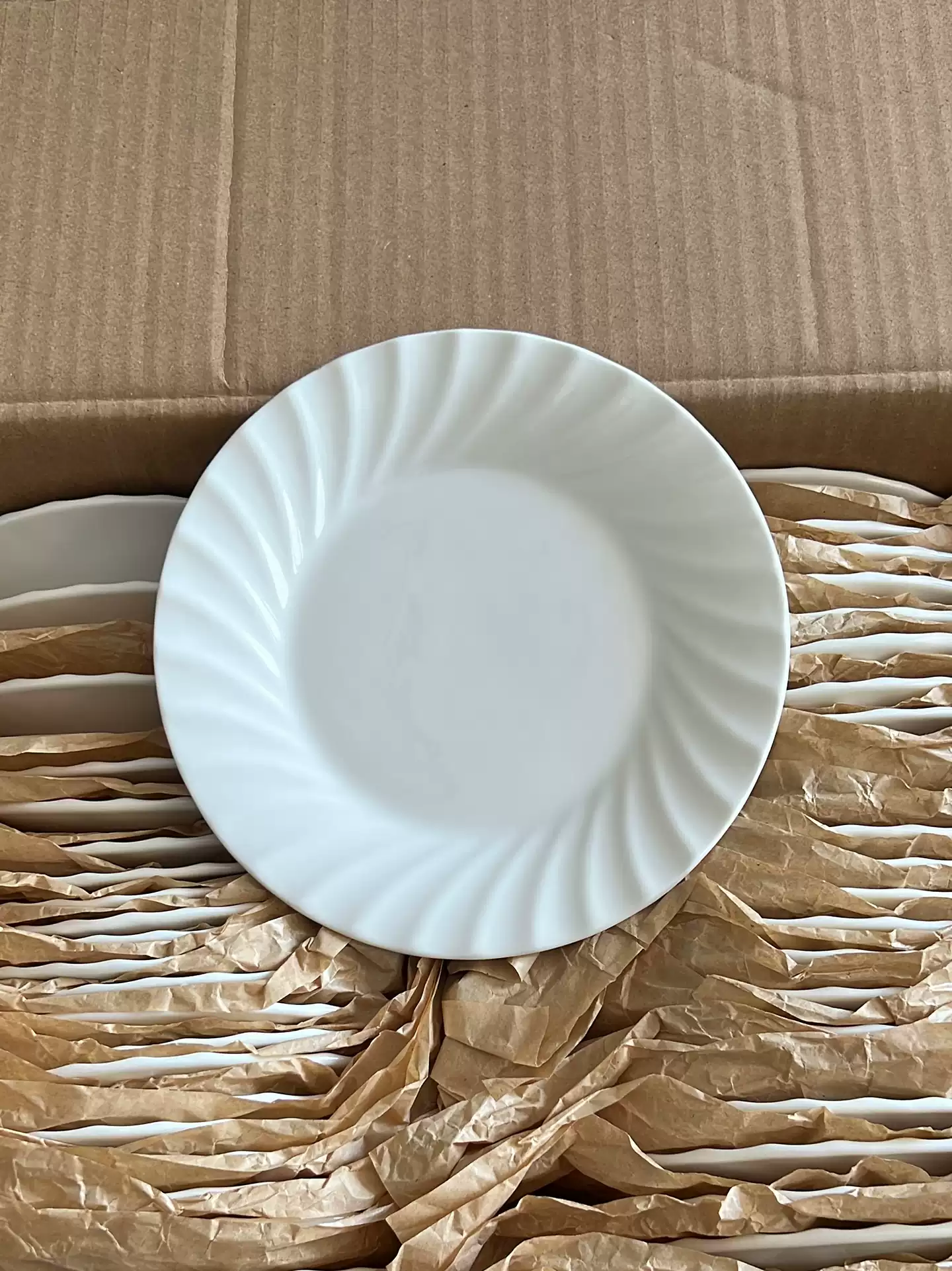 Nordic Spiral Fluted Ceramic Plate - Minimalist White Tableware